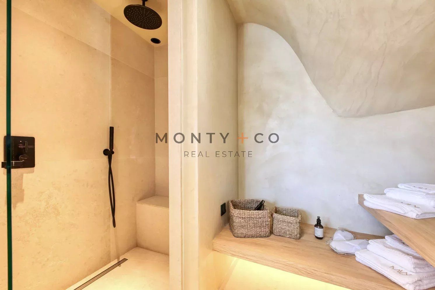 villa for seasonal rent on Grimaud (83310)