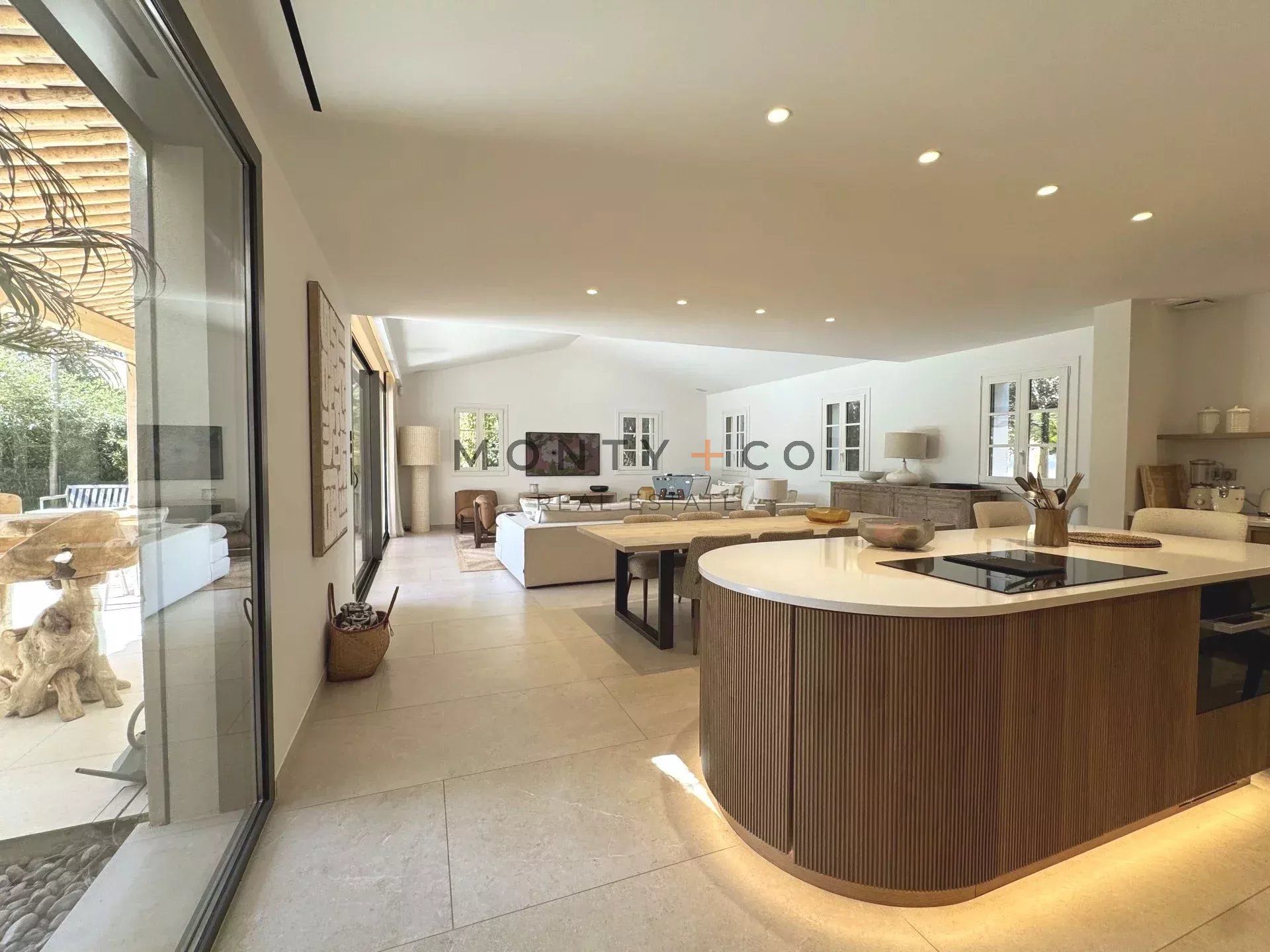 villa en location saisonnière sur Saint-Tropez (83990)