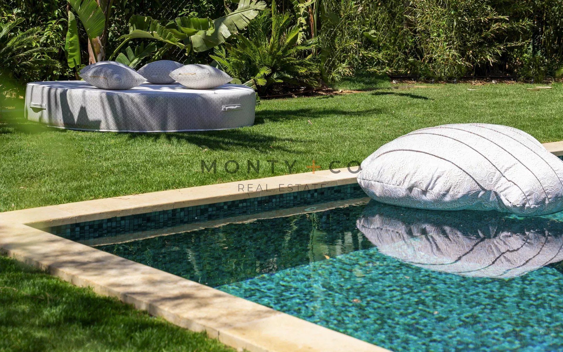 villa en location saisonnière sur Saint-Tropez (83990)