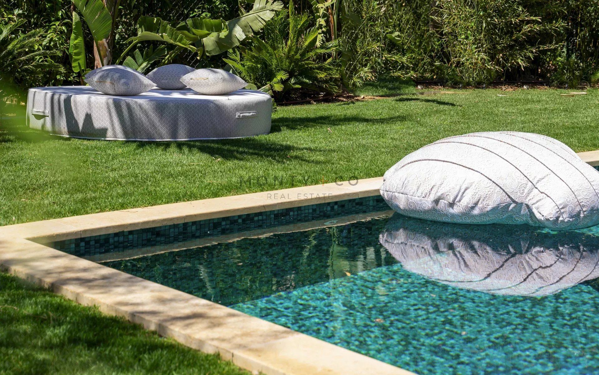 villa en location saisonnière sur Saint-Tropez (83990)