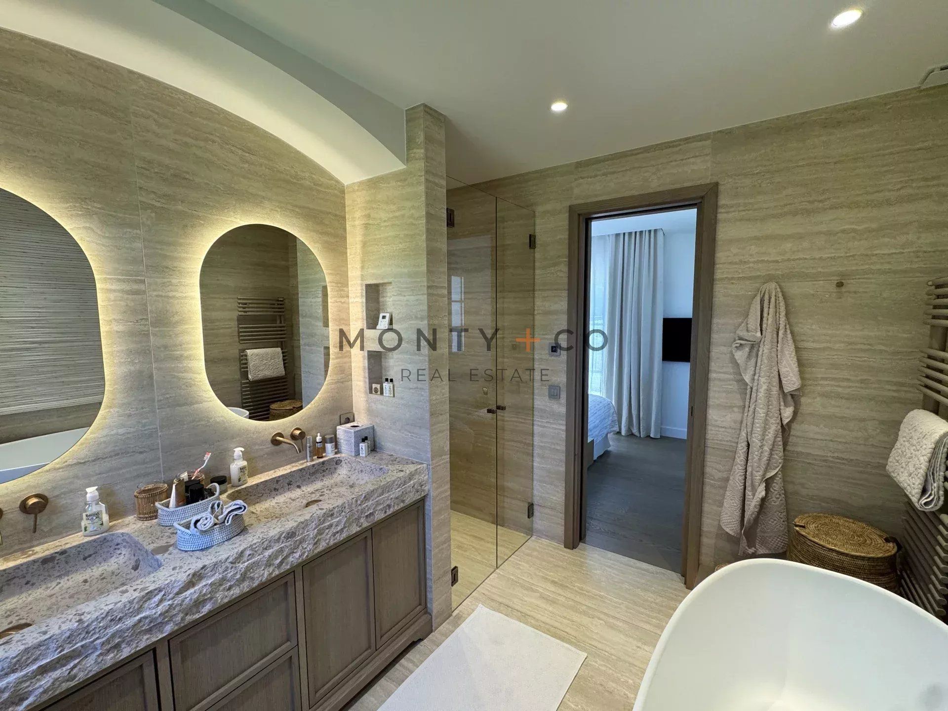 villa en location saisonnière sur Saint-Tropez (83990)