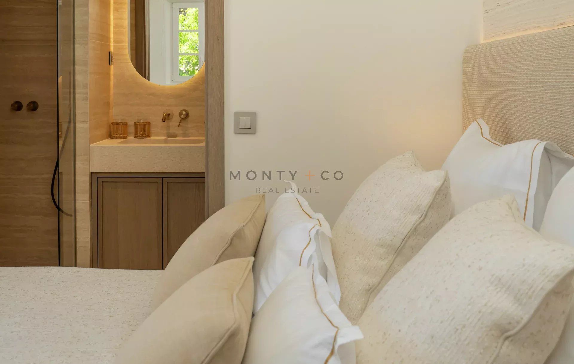 villa en location saisonnière sur Saint-Tropez (83990)