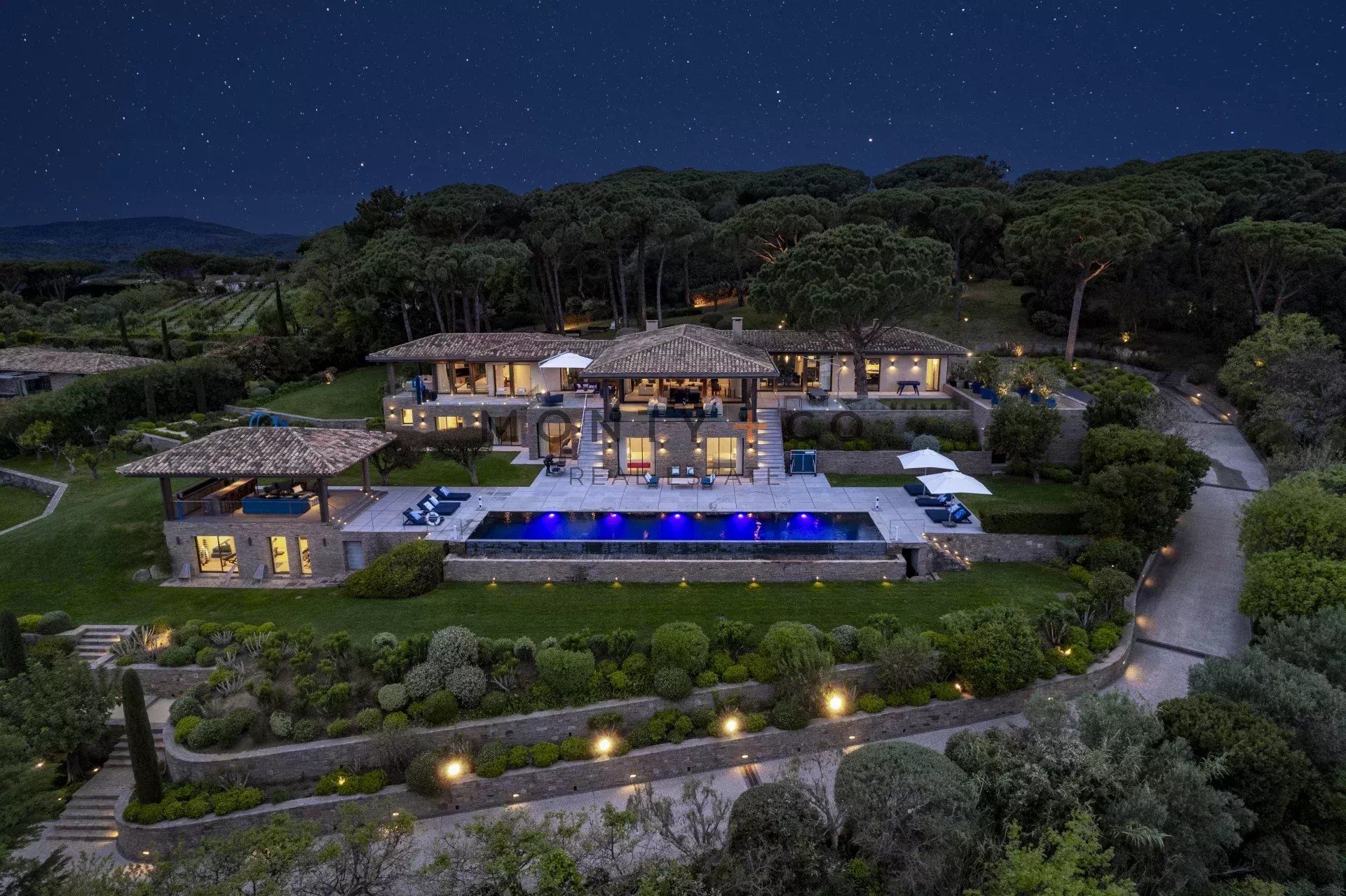 villa en location saisonnière sur Saint-Tropez (83990)