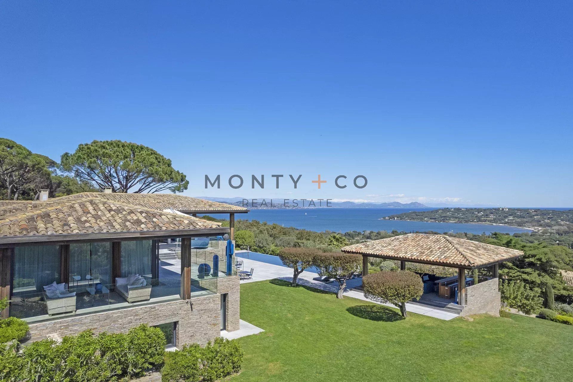 villa en location saisonnière sur Saint-Tropez (83990)