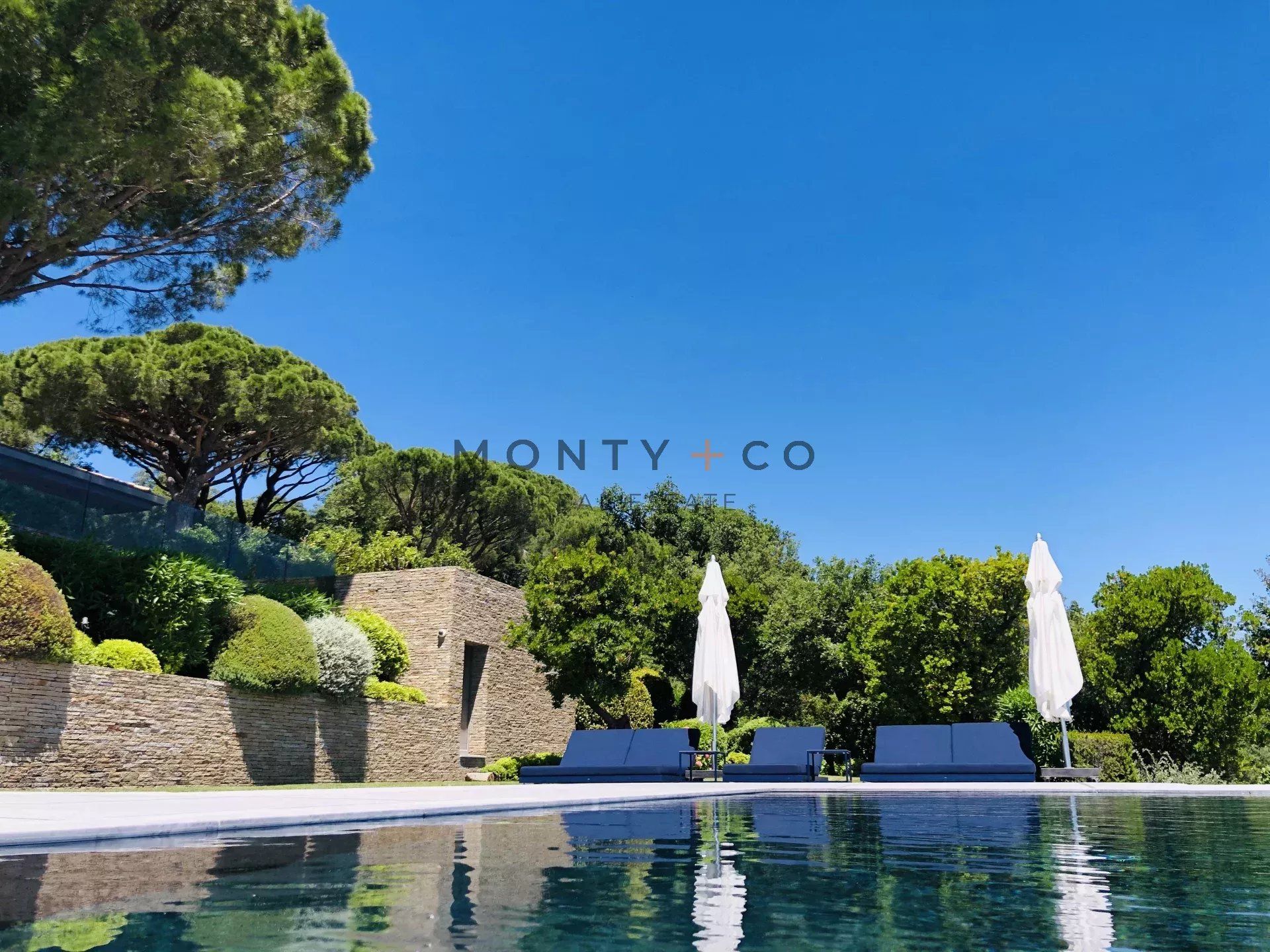 villa en location saisonnière sur Saint-Tropez (83990)