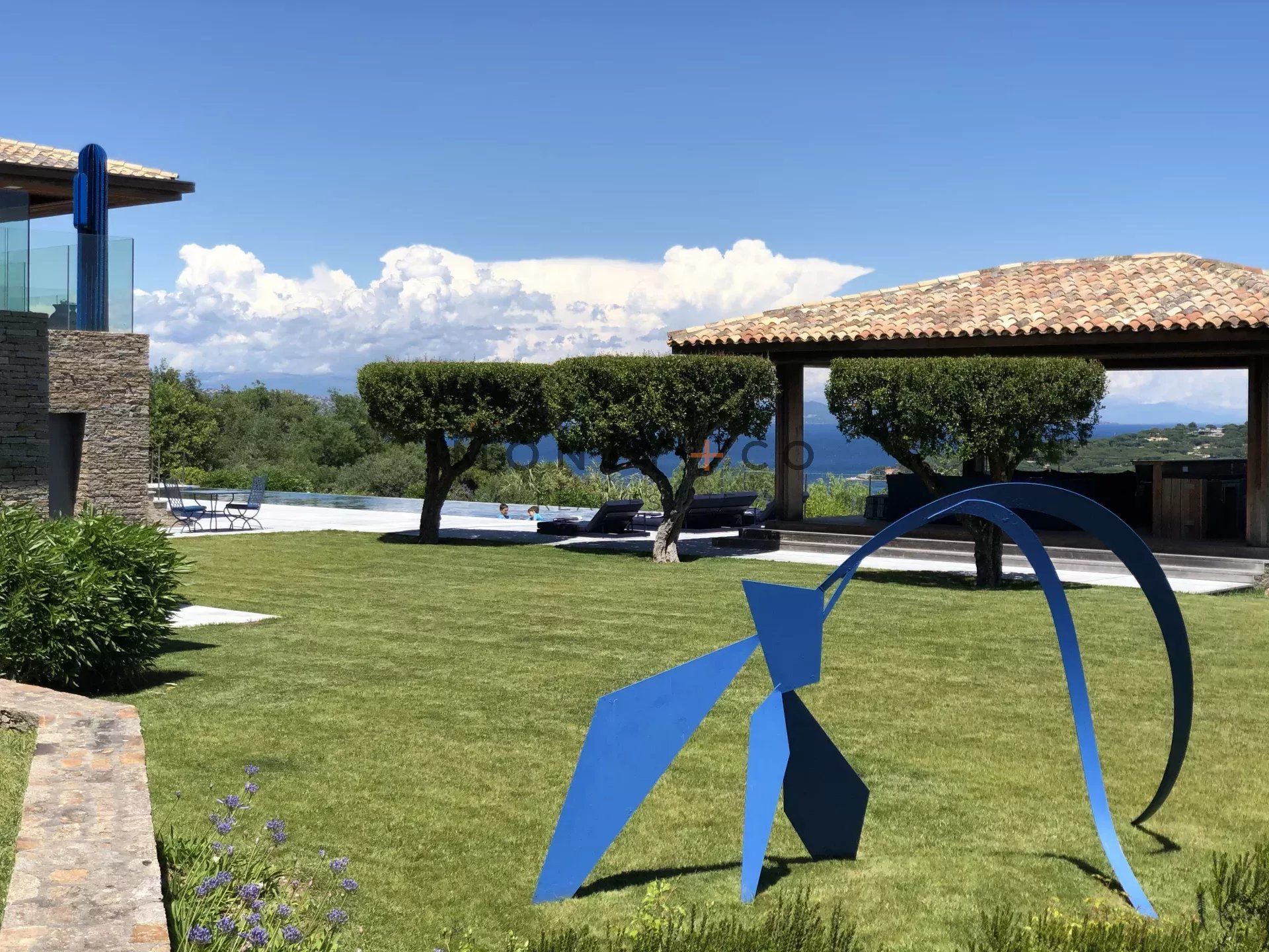 villa en location saisonnière sur Saint-Tropez (83990)