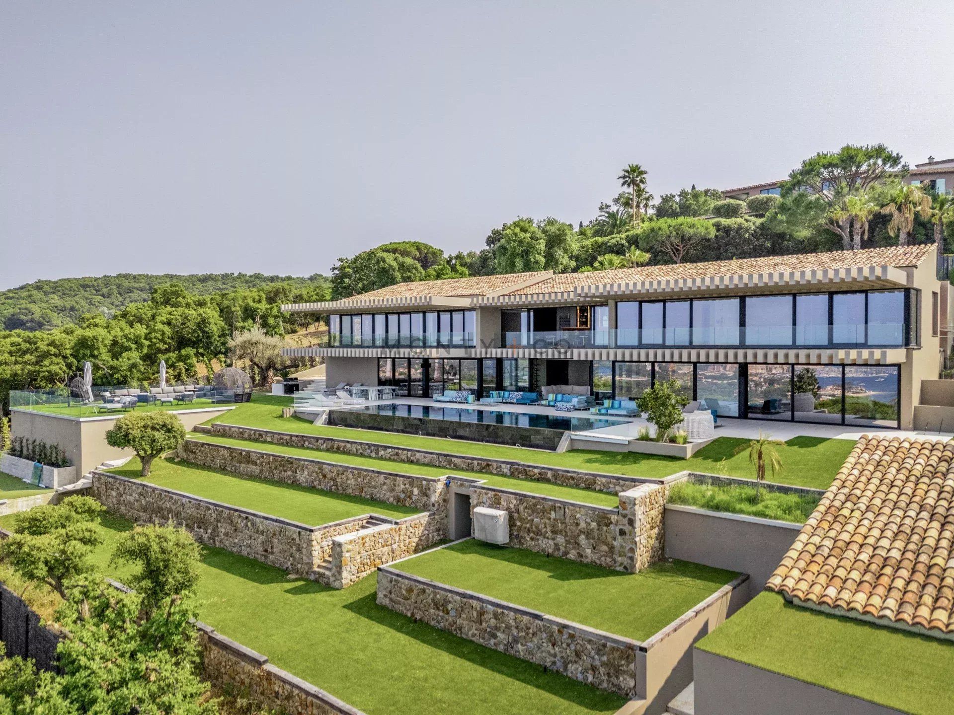 villa en location saisonnière sur Gassin (83580)