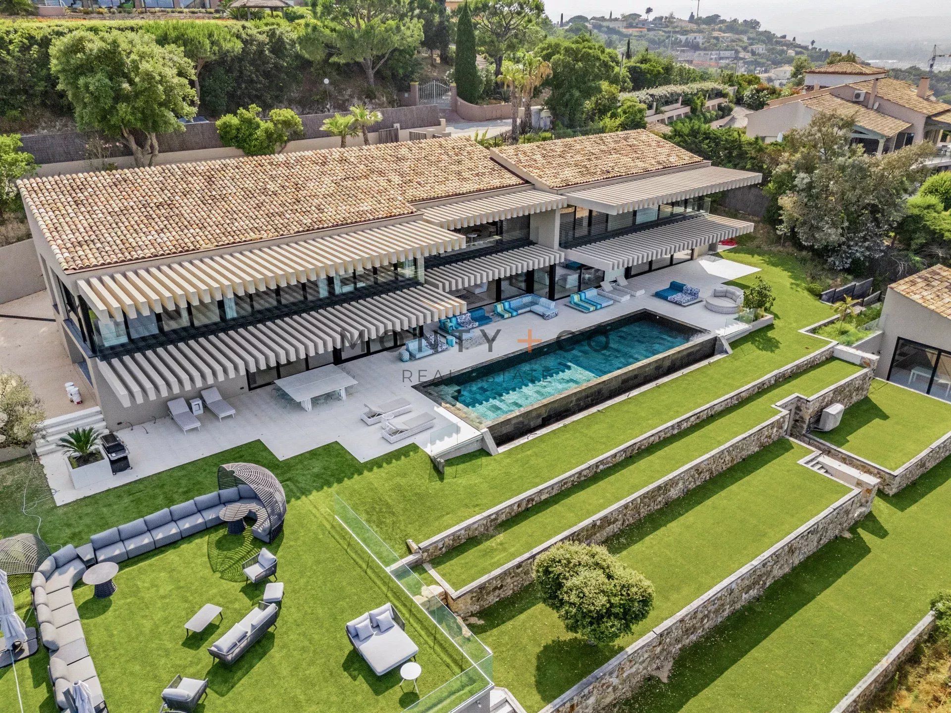 villa en location saisonnière sur Gassin (83580)