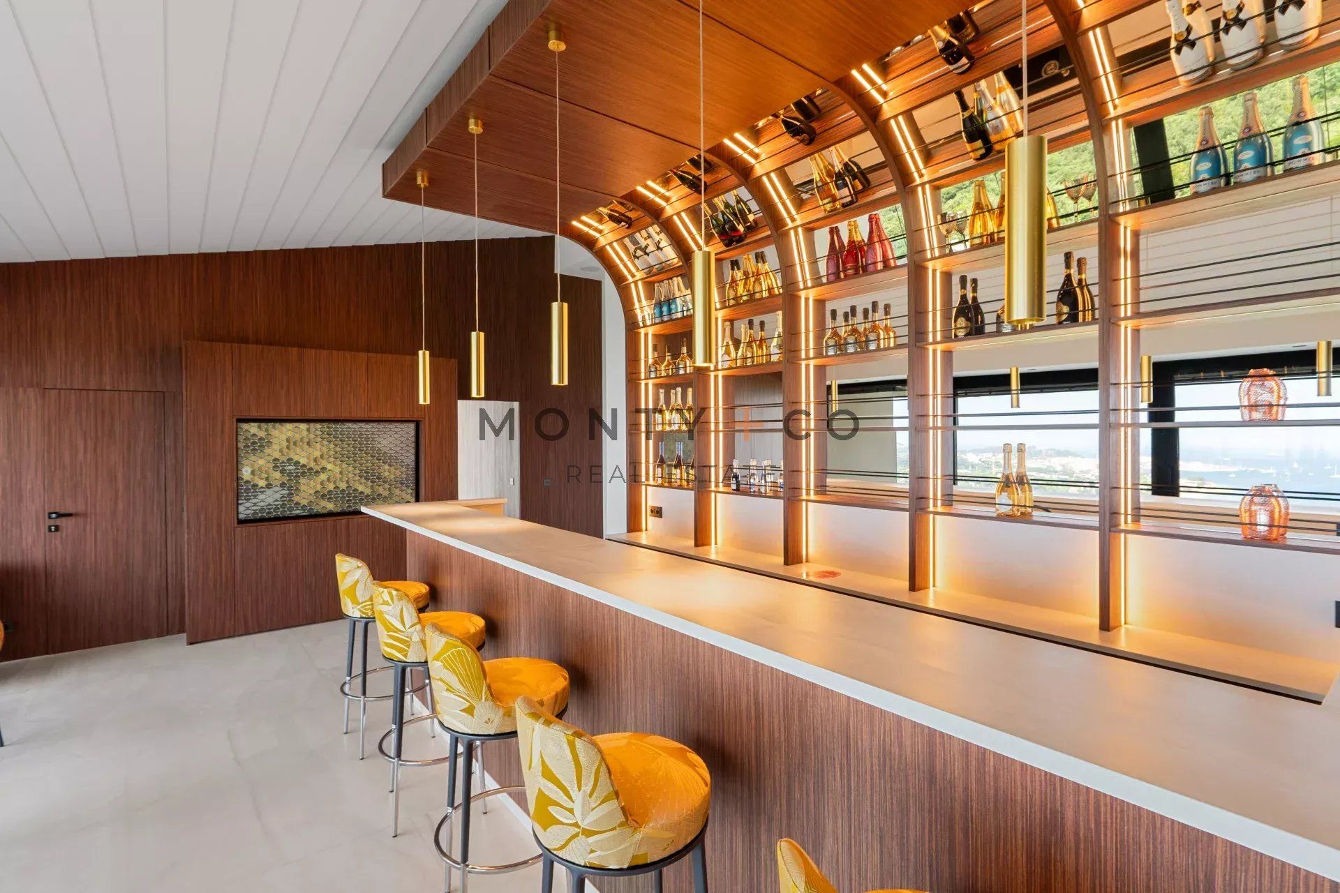 villa en location saisonnière sur Gassin (83580)