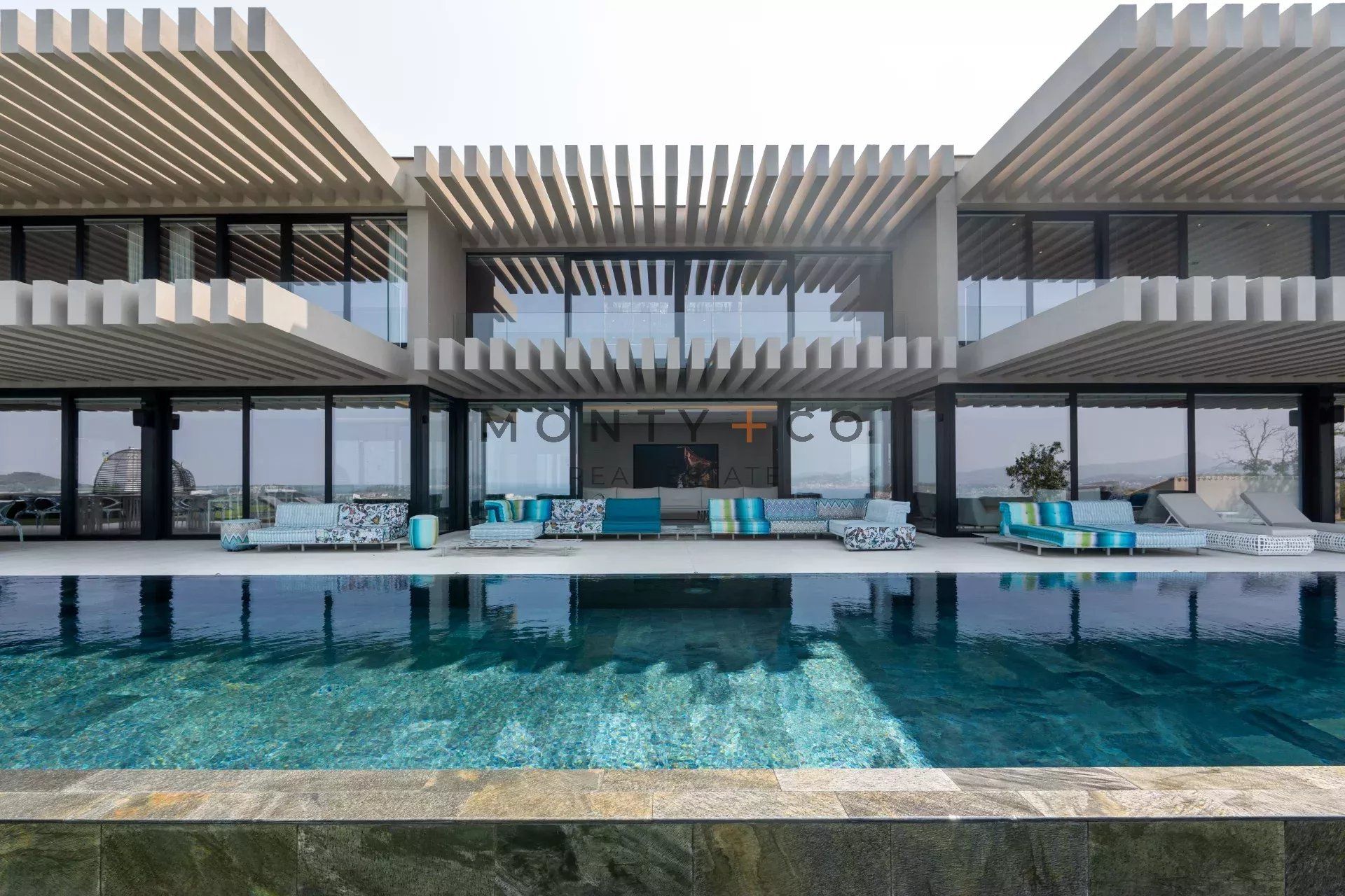 villa en location saisonnière sur Gassin (83580)