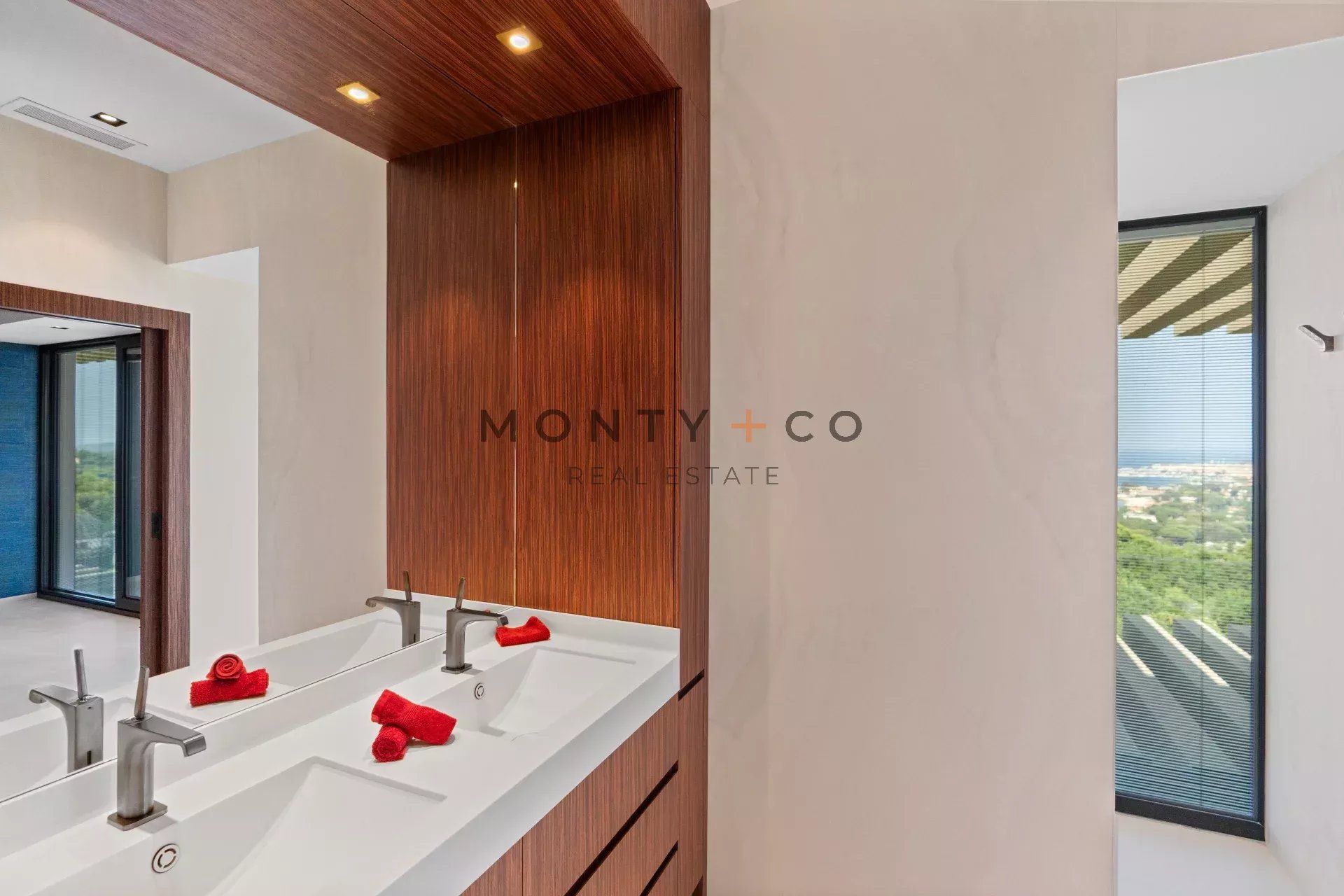 villa en location saisonnière sur Gassin (83580)