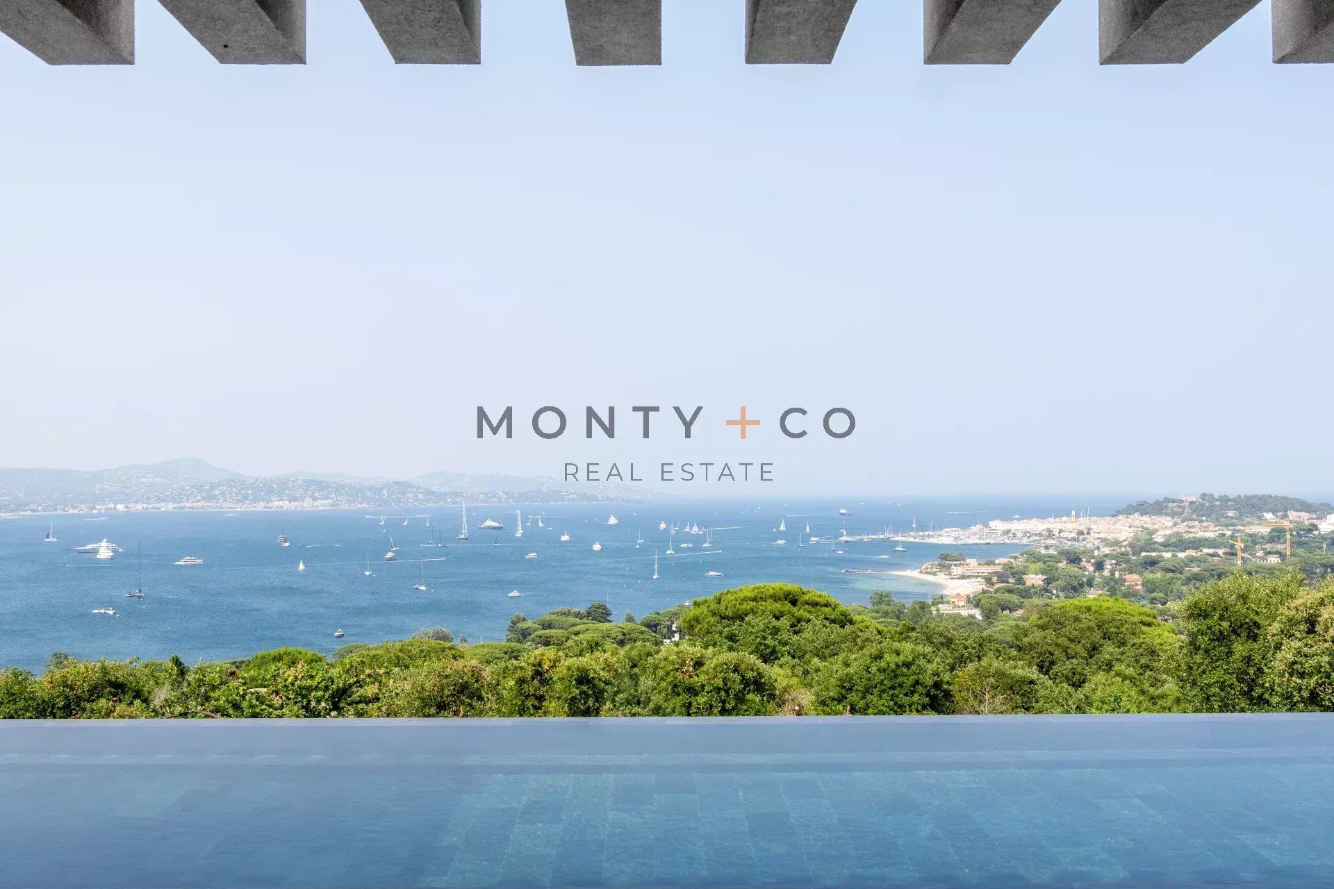 villa en location saisonnière sur Gassin (83580)