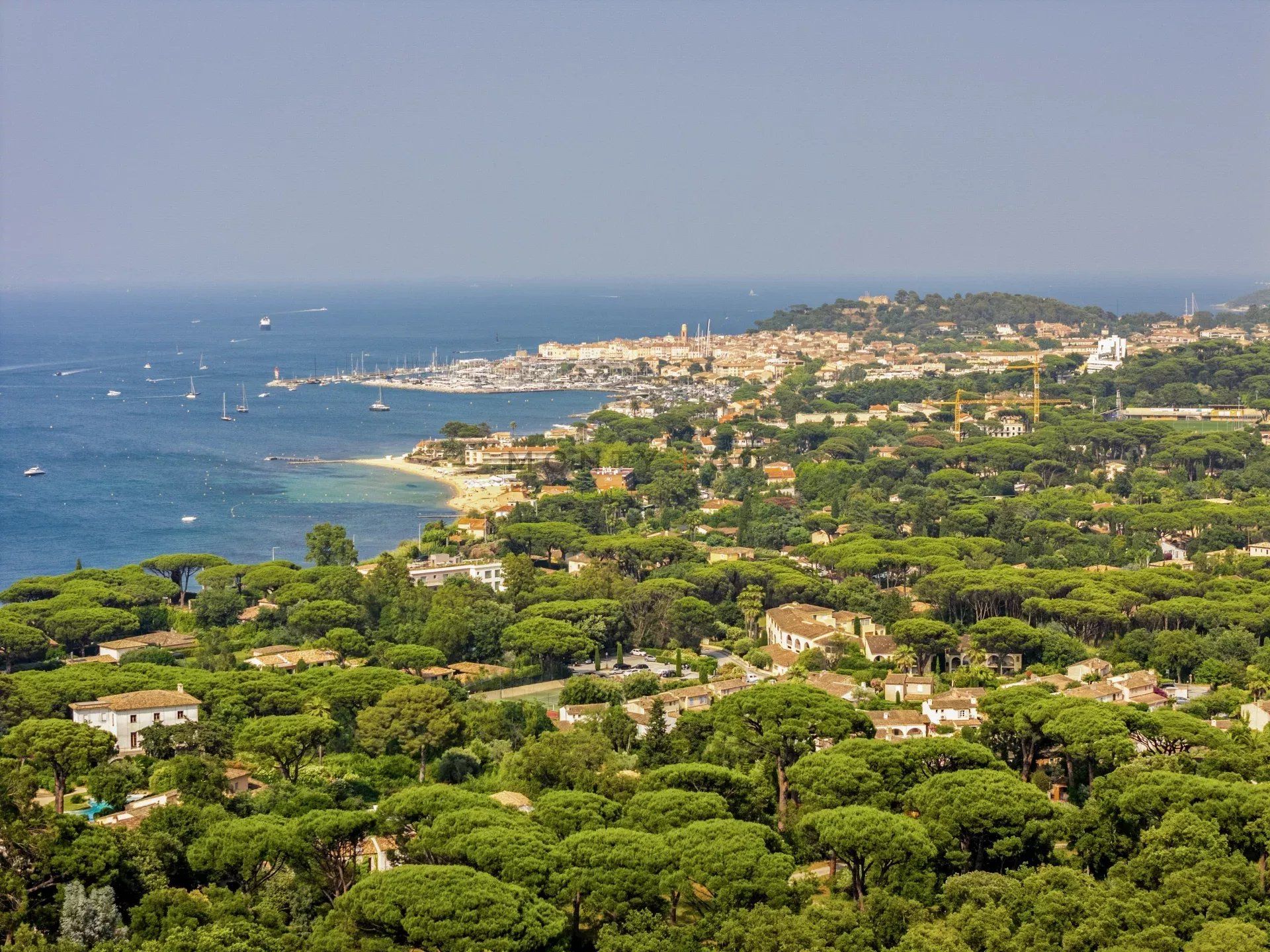 villa en location saisonnière sur Gassin (83580)