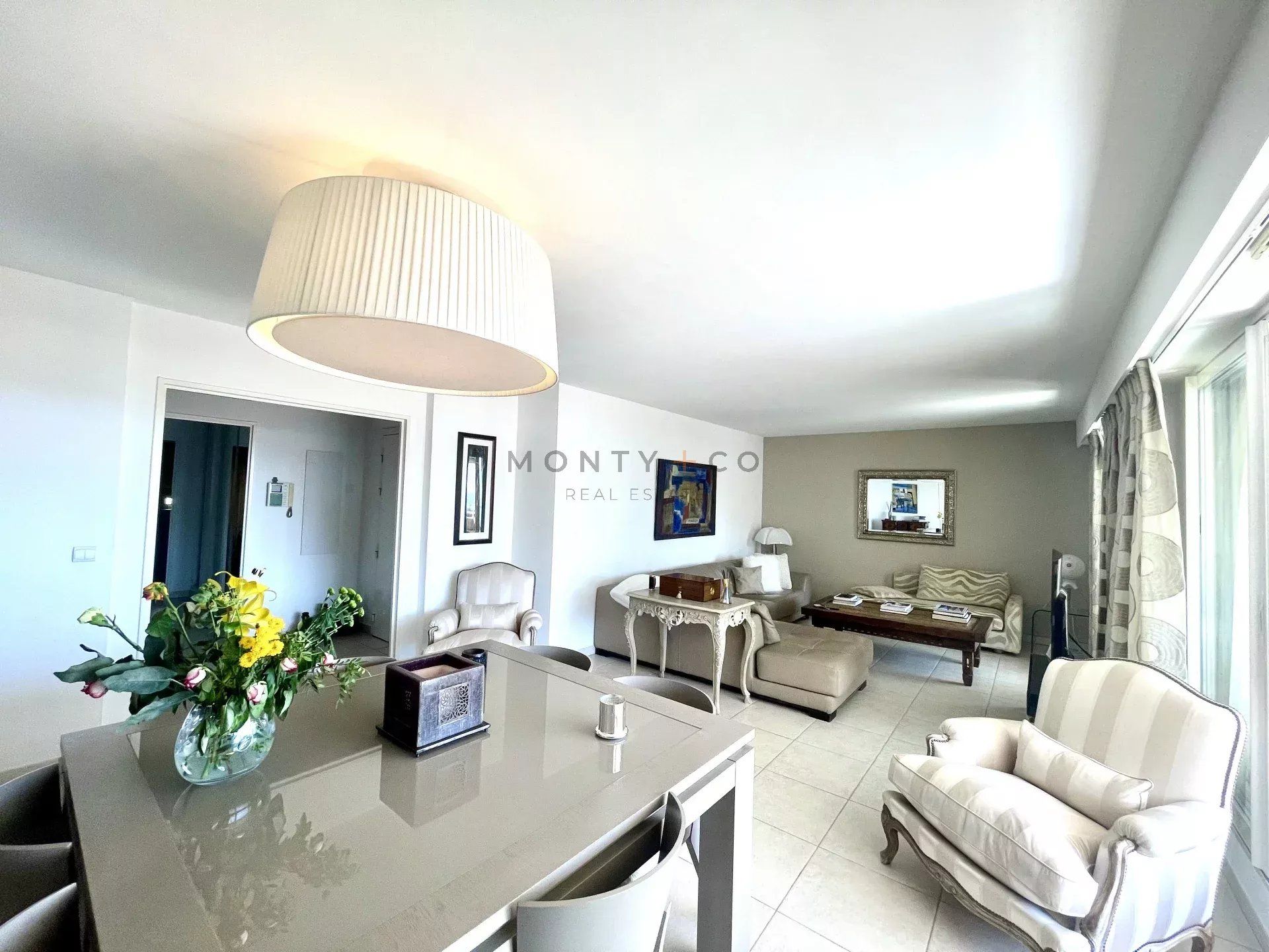 apartment 5 Rooms for sale on Beausoleil (06240)