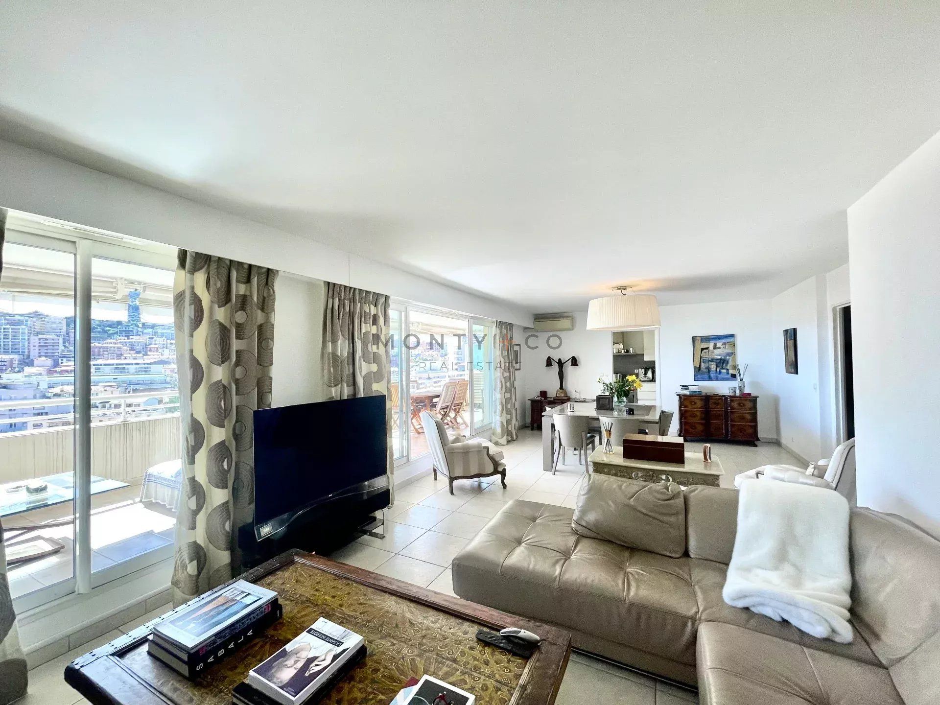 apartment 5 Rooms for sale on Beausoleil (06240)