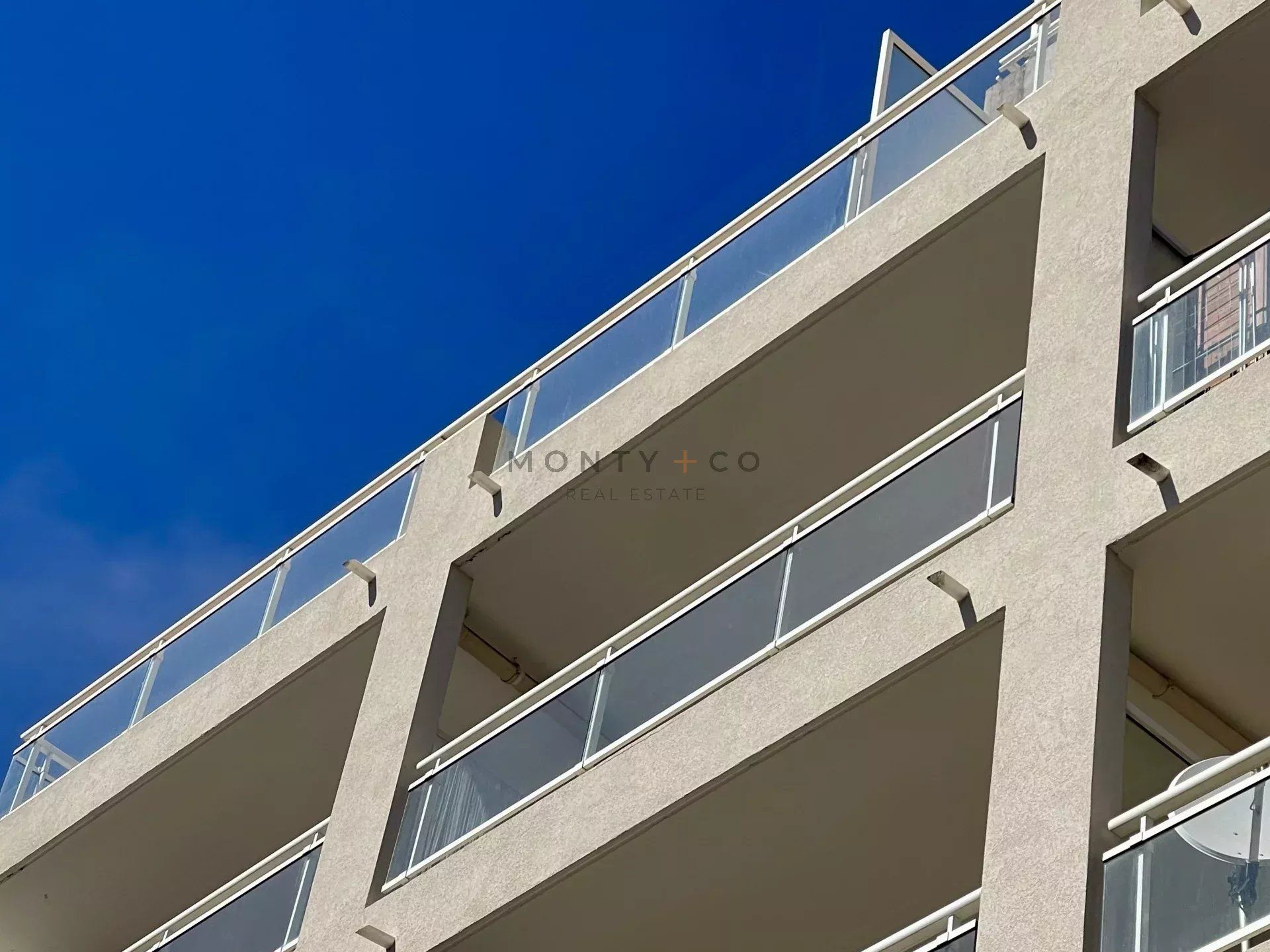 apartment 5 Rooms for sale on Beausoleil (06240)