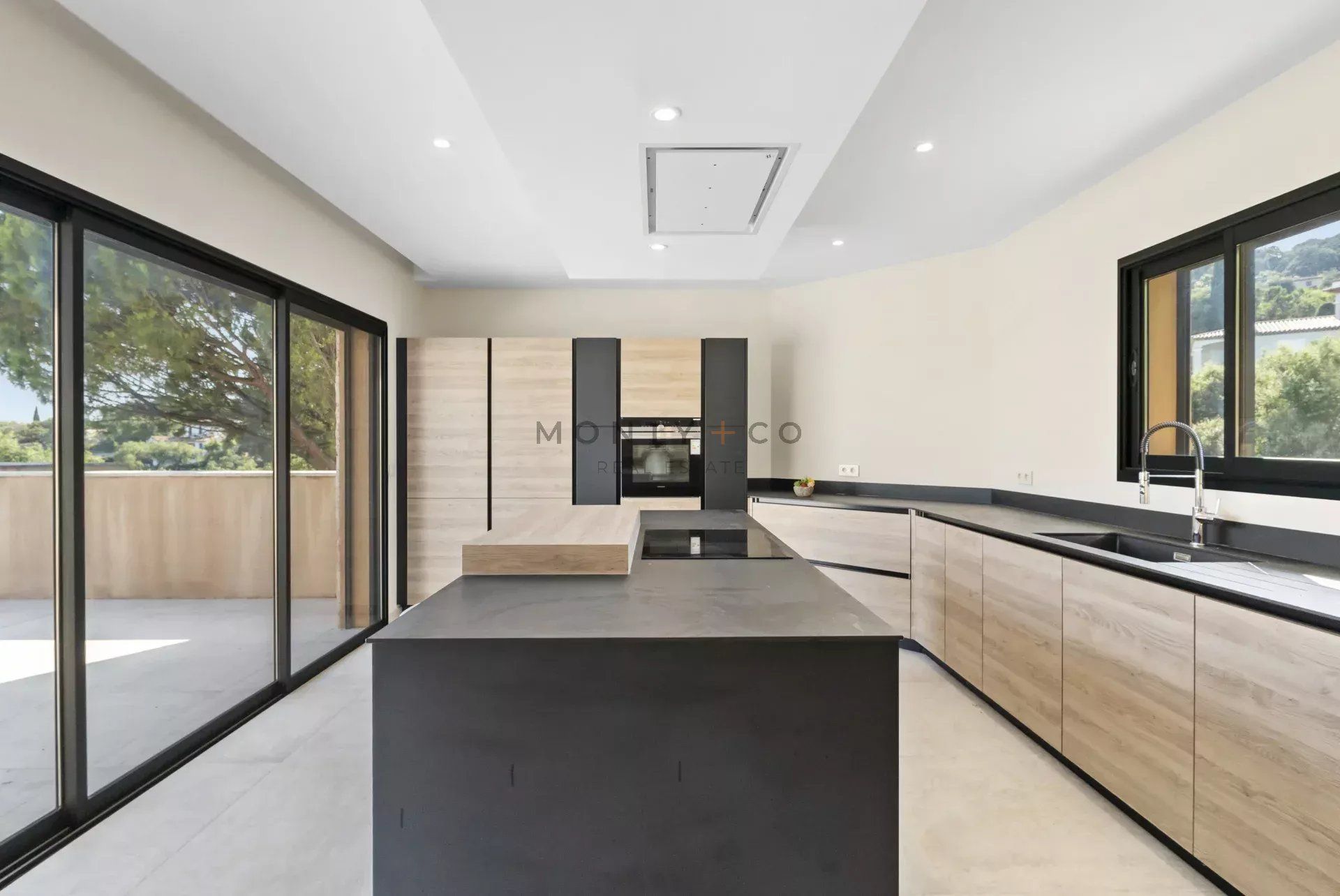 villa for sale on Grimaud (83310)