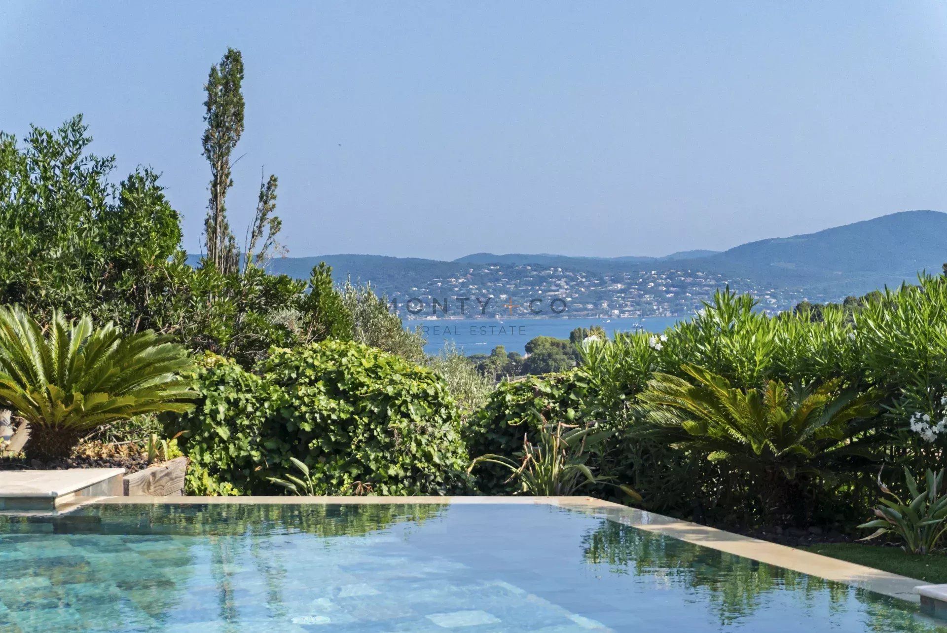 villa for sale on Grimaud (83310)