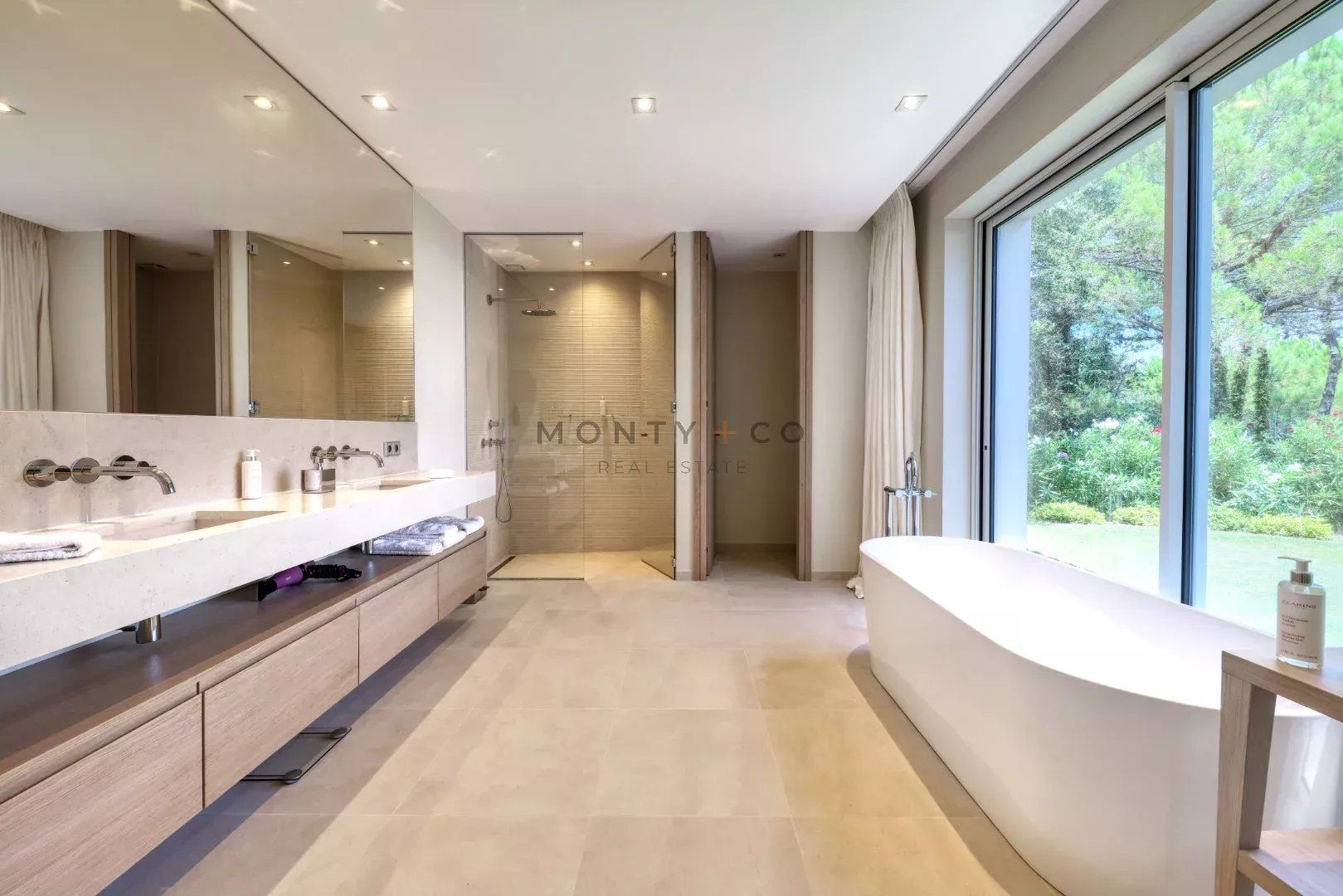 villa for seasonal rent on Ramatuelle (83350)